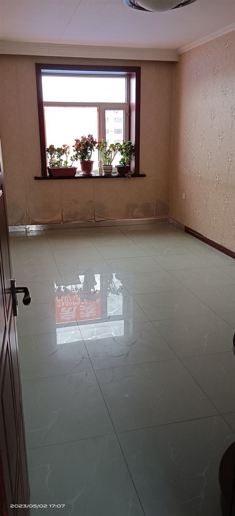 局高中下租賃站家屬樓