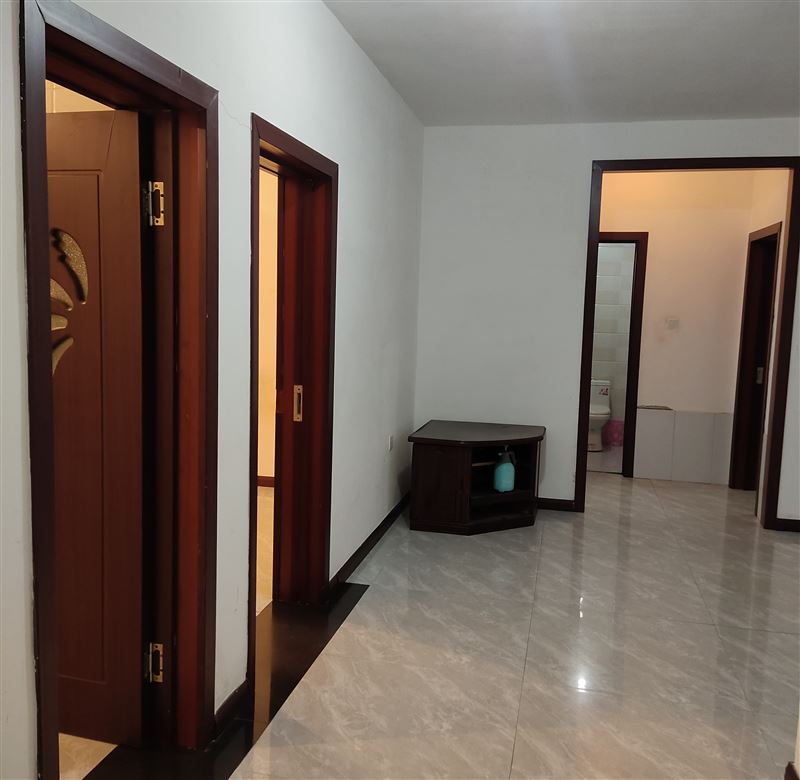 南岸花園1樓106平簡裝