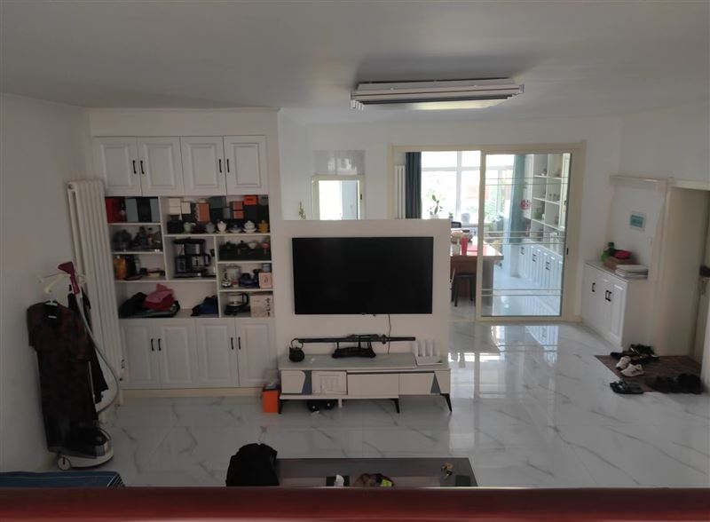 湖濱小區(qū)一樓半107平精裝39.5萬