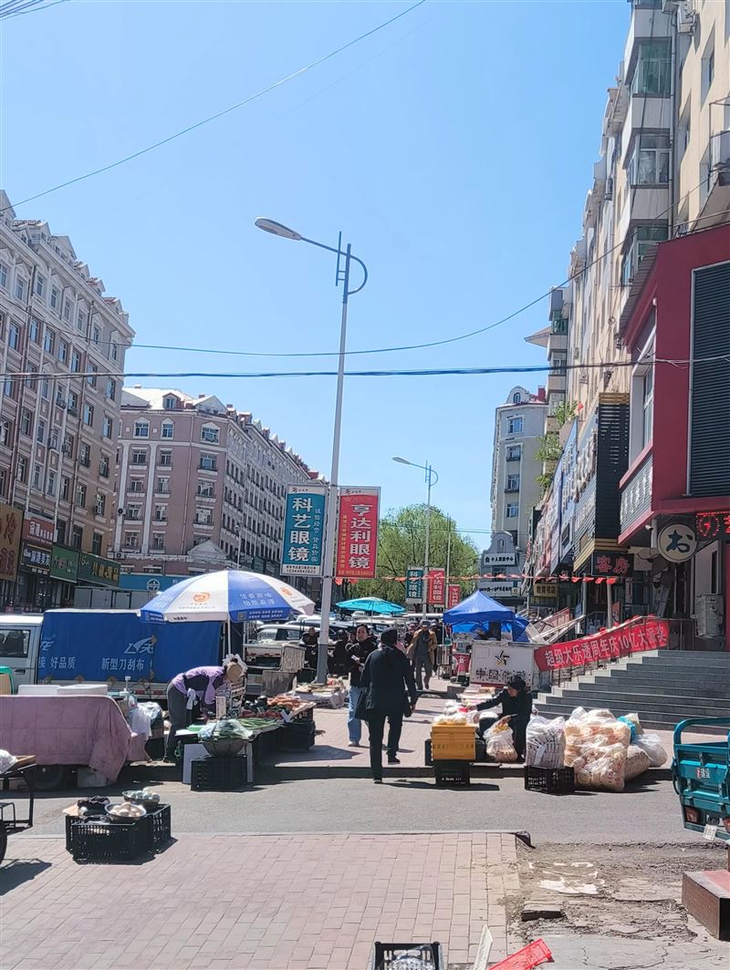 步行街頭 北雪伊人旁邊熟食店轉(zhuǎn)讓