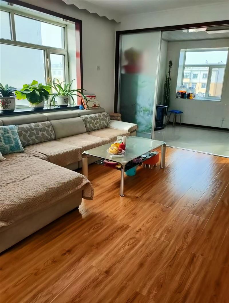 德政附近5樓76平精裝11.8萬