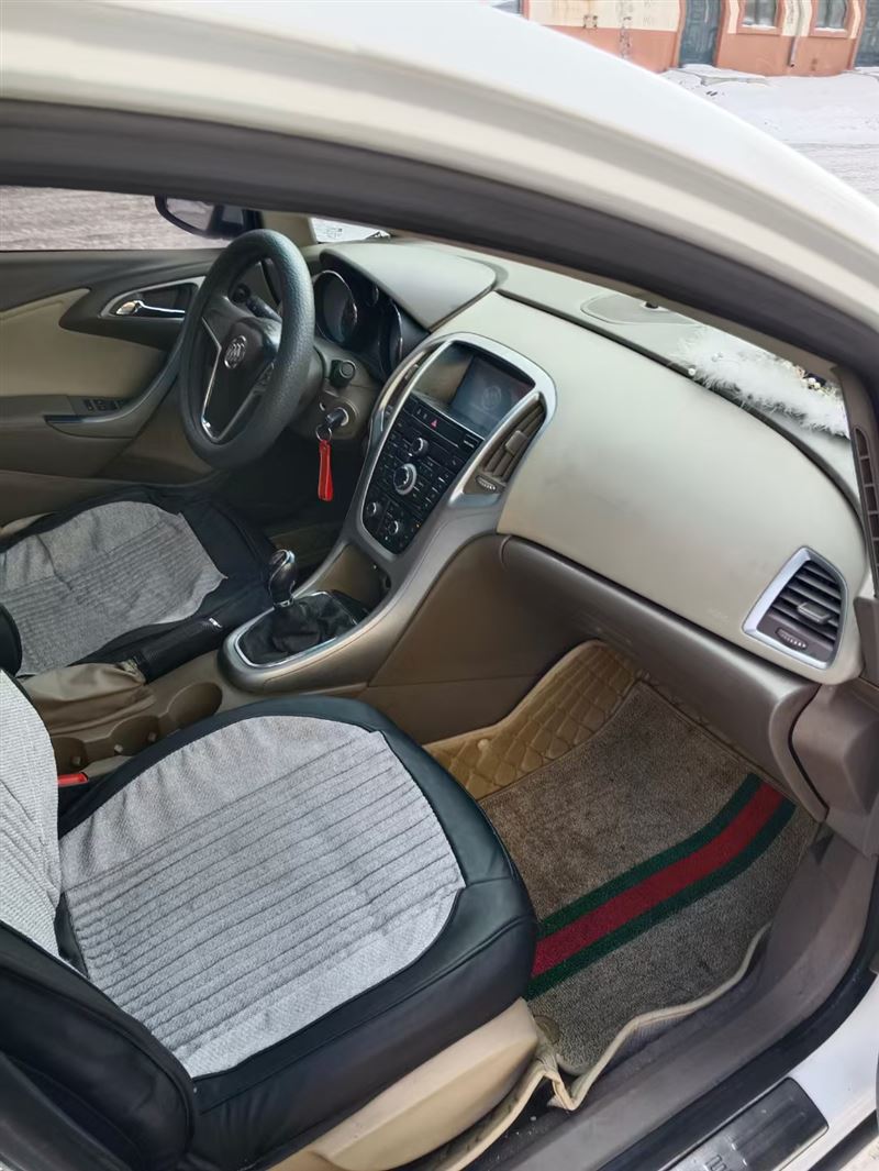 14年英朗GT手動高配原值13萬