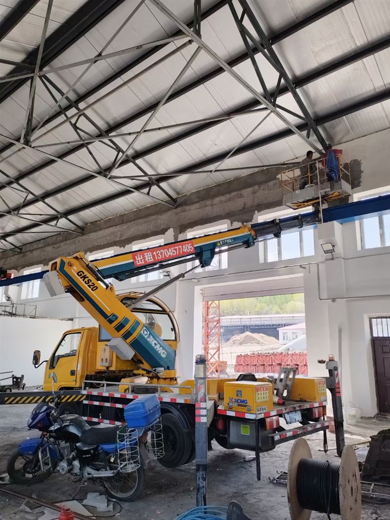 出租高空作業(yè)車，和半截子貨車