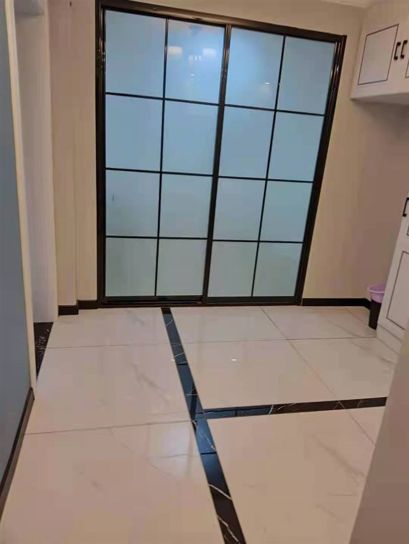 瓦工。測漏水