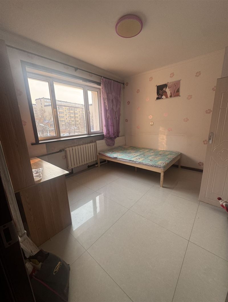 租總院小區(qū)4樓中戶