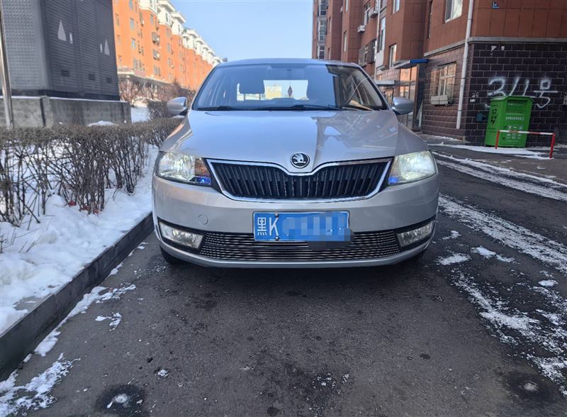 個(gè)人賣(mài)自動(dòng)擋斯柯達(dá)昕銳